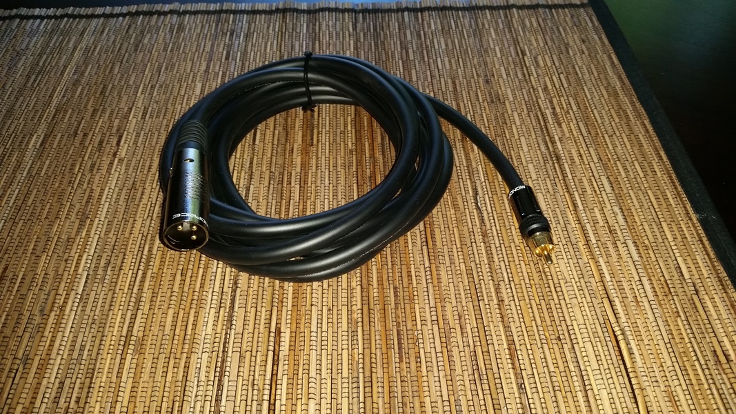 XLR male to RCA male cables