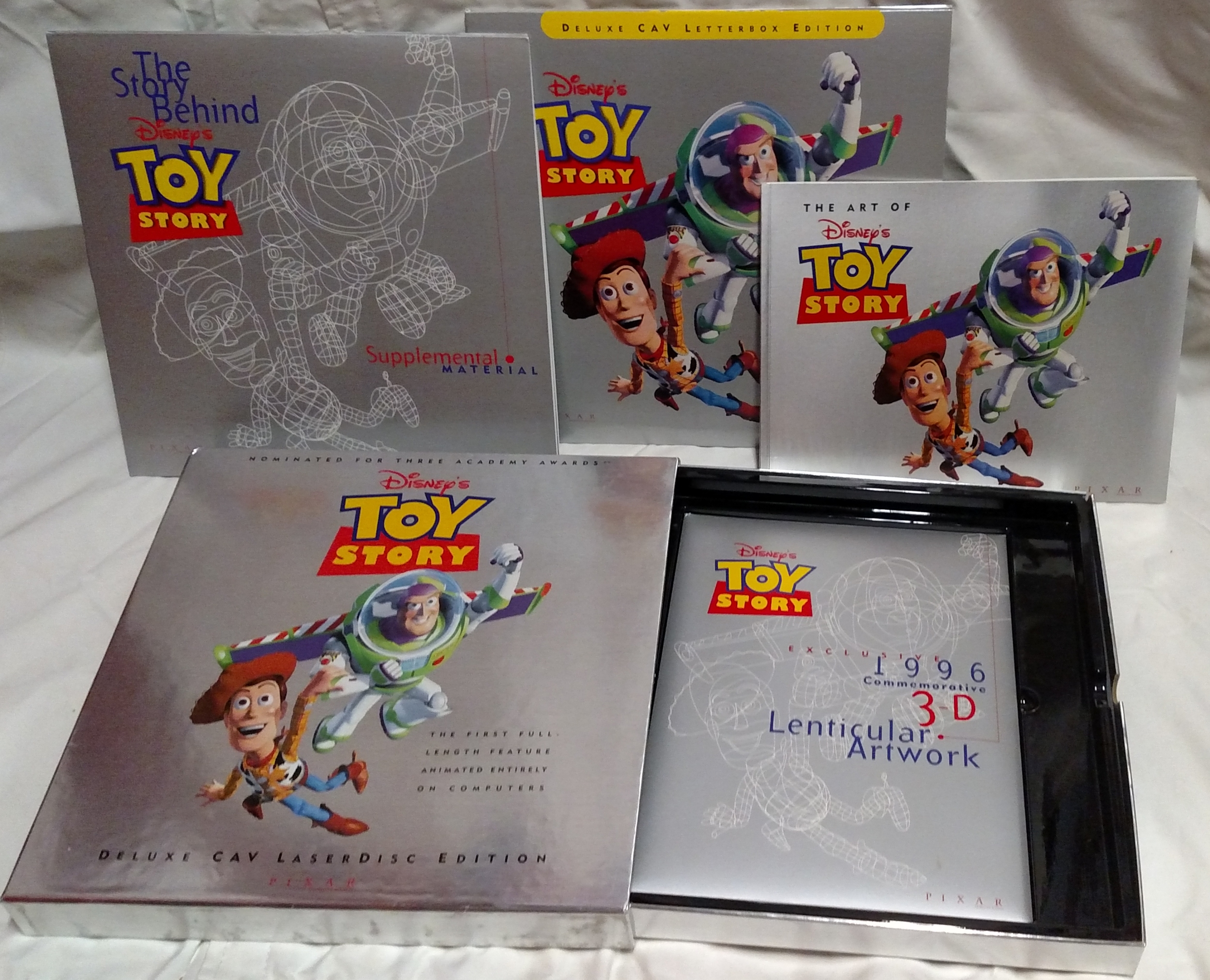 Toy Story Laserdisc - Box Contents