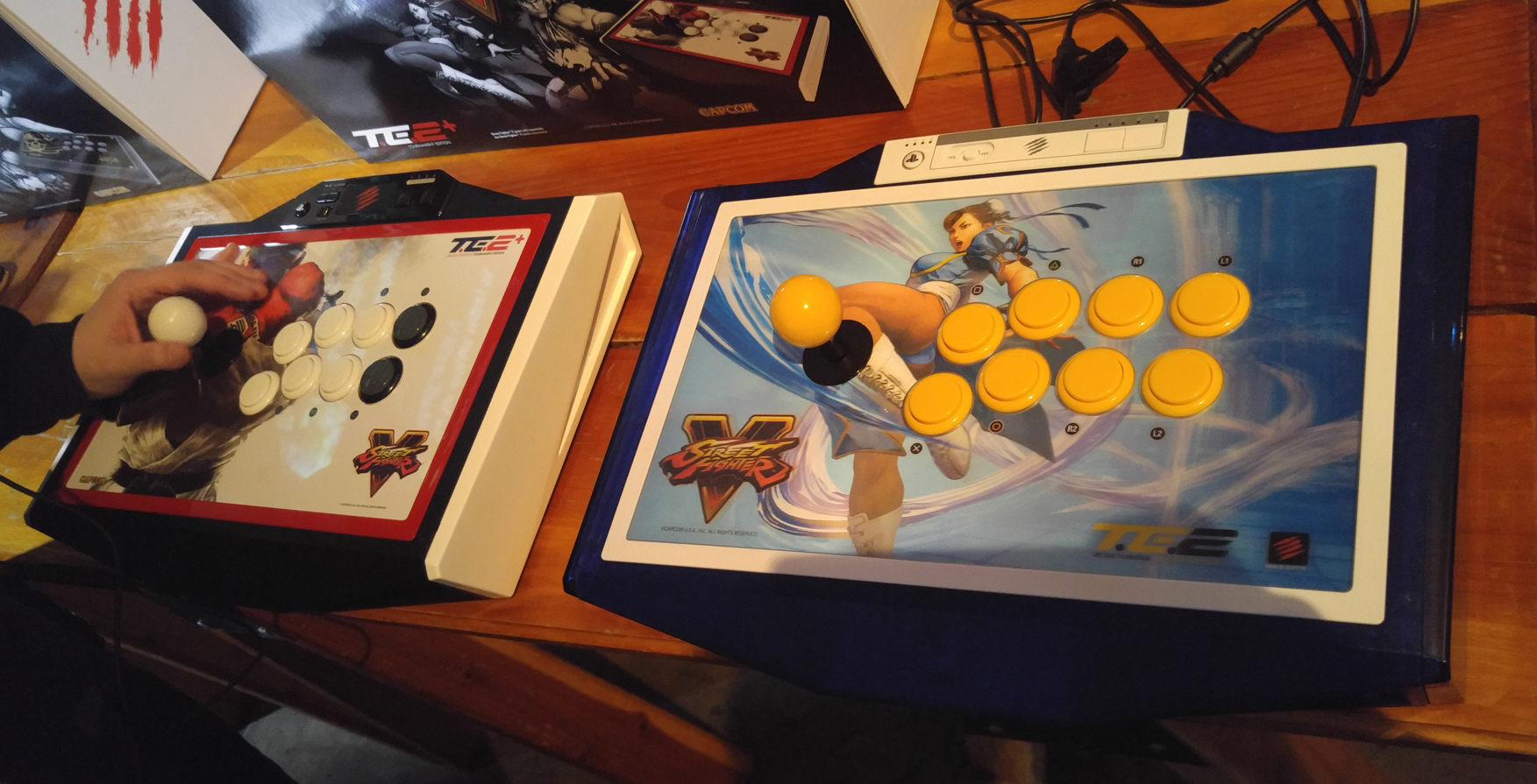 Street Fighter V Arcade FightStick Tournament Edition 2+ Impressions Chun-Li