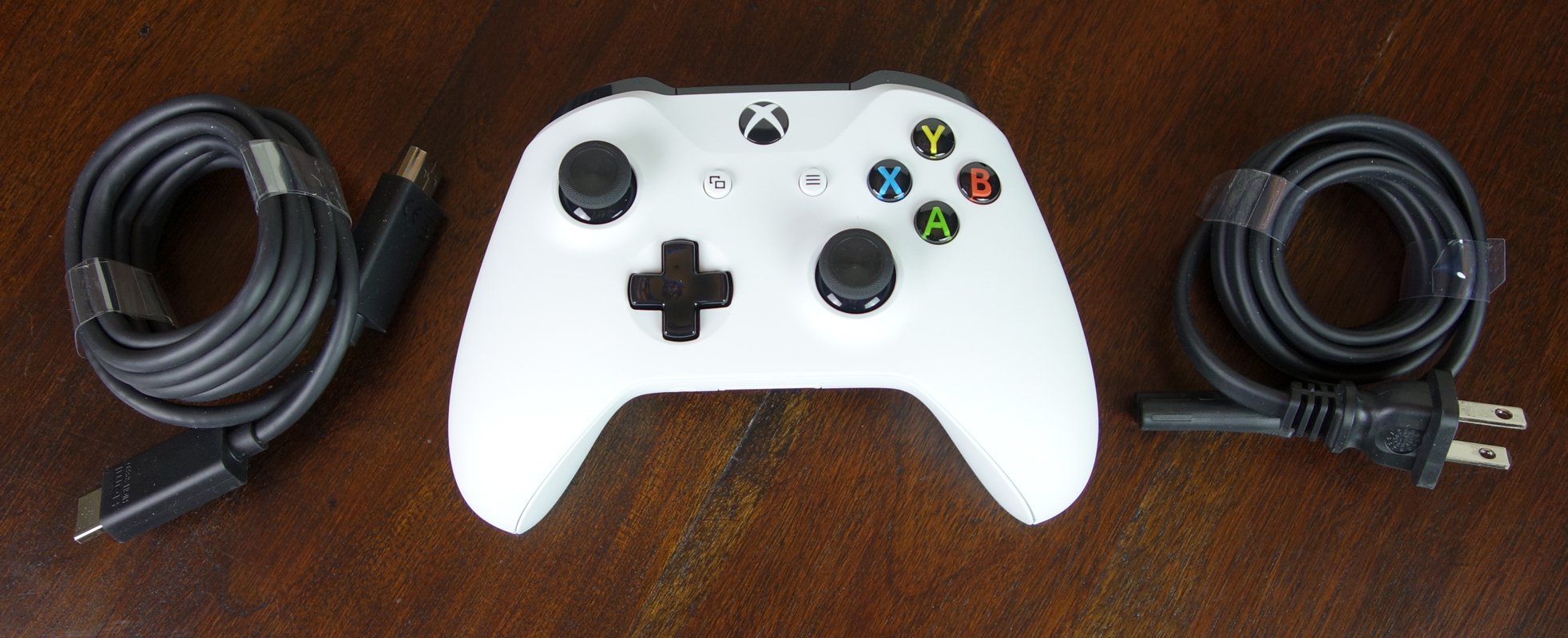Xbox One S Controller, cables